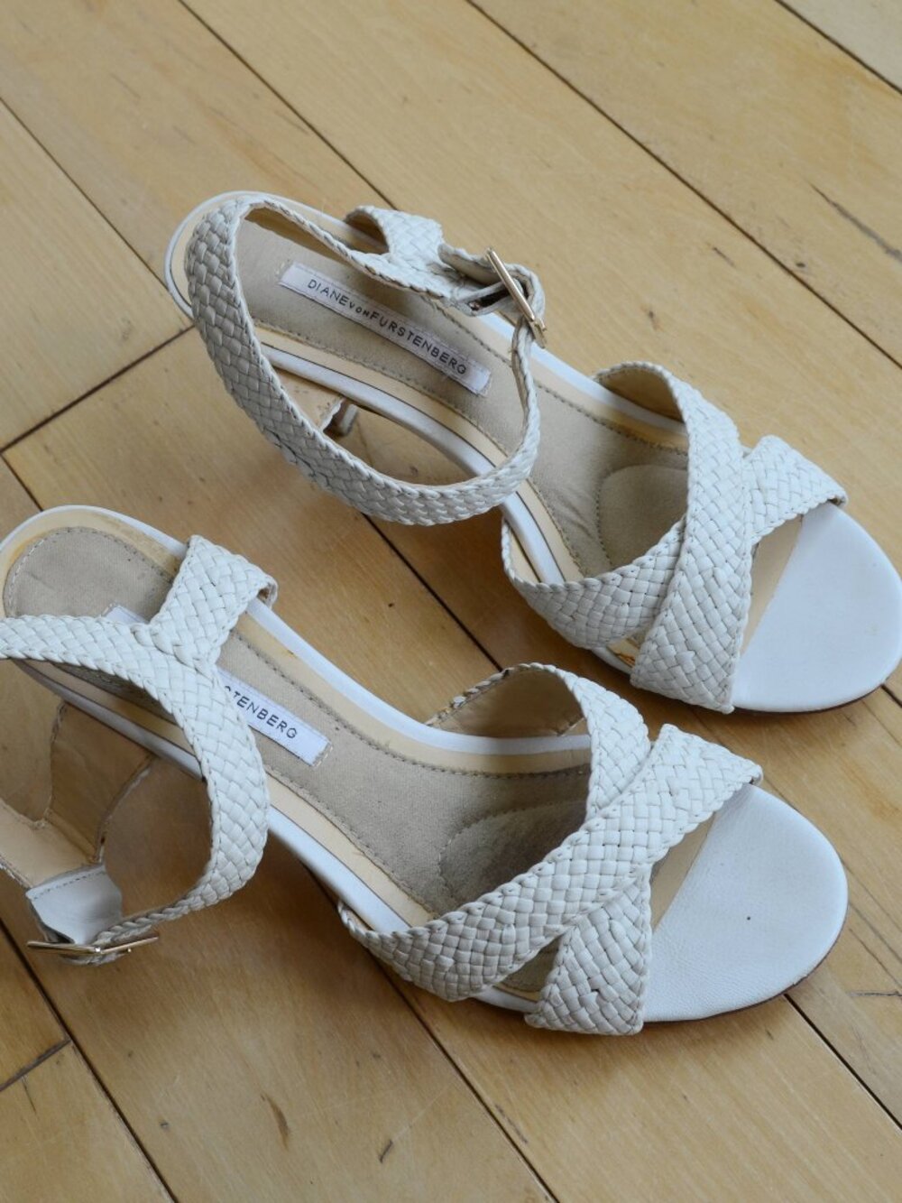 Diane Von Furstenberg Weave Heel Sandals Size 7M